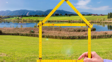 Výstavba domov a bytov a kľúč