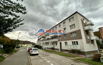 2 izbový byt v novo zrekonštruovanej bytovke SNP  Tr. Teplice - Rezervované