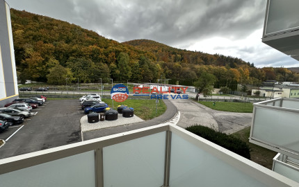 2 izbový byt v novo zrekonštruovanej bytovke SNP  Tr. Teplice - Rezervované