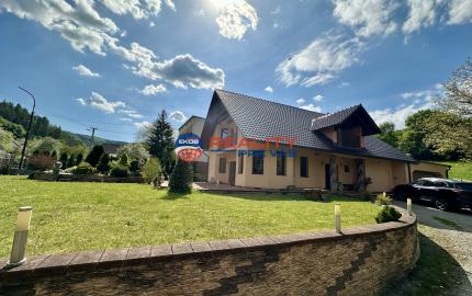 Nádherný 6 izbový rodinný dom v horskom prostredí  - Zariečie  pri  Púchove