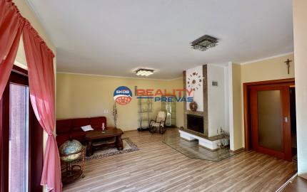 Nádherný 6 izbový rodinný dom v horskom prostredí  - Zariečie  pri  Púchove