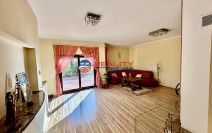 Nádherný 6 izbový rodinný dom v horskom prostredí  - Zariečie  pri  Púchove