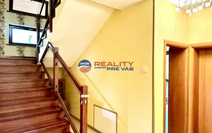 Nádherný 6 izbový rodinný dom v horskom prostredí  - Zariečie  pri  Púchove