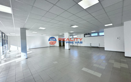 Prenájom priestorov  preskleného priestoru - Dvory  Púchov  200 m2