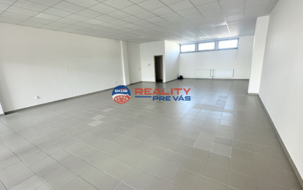 Prenájom priestorov  preskleného priestoru - Dvory  Púchov   100 m 2