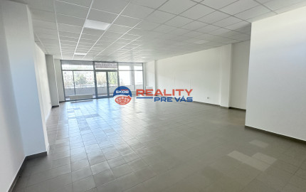 Prenájom priestorov  preskleného priestoru - Dvory  Púchov   100 m 2