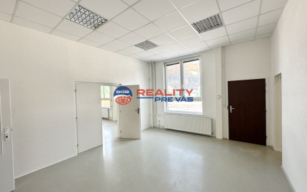 Obchodno - skladový priestor  s vlastným sociálnym zázemím   a parkovacími miestami v priemyselnom parku Nosice -  Púchov