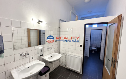 Obchodno - skladový priestor  s vlastným sociálnym zázemím   a parkovacími miestami v priemyselnom parku Nosice -  Púchov