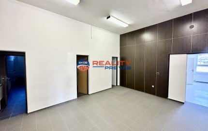 Obchodno - skladový priestor  s vlastným sociálnym zázemím   a parkovacími miestami v priemyselnom parku Nosice -  Púchov