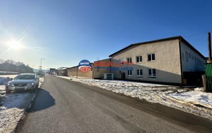 Obchodno - skladový priestor  s vlastným sociálnym zázemím   a parkovacími miestami v priemyselnom parku Nosice -  Púchov