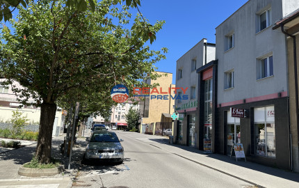 Kancelárske priestory  v absolútnom centre mesta Púchov     28 m2