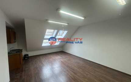 Kancelárske priestory  v absolútnom centre mesta Púchov     28 m2