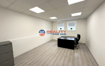 Kancelária v centre mesta  Púchov - Pasáž 20m2 na prenájom