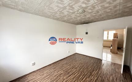 2. izbový byt  s vlastnou záhradkou /šopkou  a parkovacím priestorom pri bytovke   Dohňany  - Púchov