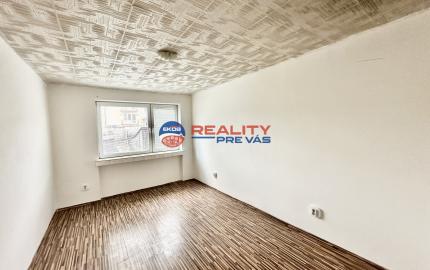 2. izbový byt  s vlastnou záhradkou /šopkou  a parkovacím priestorom pri bytovke   Dohňany  - Púchov