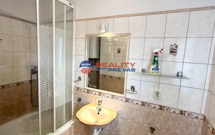 2. izbový byt  s vlastnou záhradkou /šopkou  a parkovacím priestorom pri bytovke   Dohňany  - Púchov