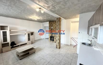 2. izbový byt  s vlastnou záhradkou /šopkou  a parkovacím priestorom pri bytovke   Dohňany  - Púchov