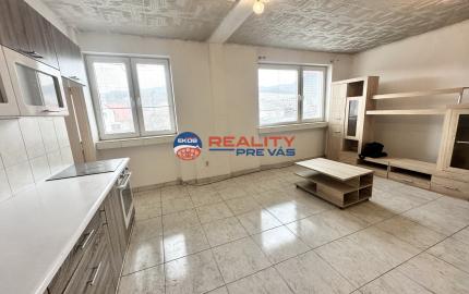 2. izbový byt  s vlastnou záhradkou /šopkou  a parkovacím priestorom pri bytovke   Dohňany  - Púchov