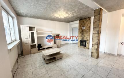 2. izbový byt  s vlastnou záhradkou /šopkou  a parkovacím priestorom pri bytovke   Dohňany  - Púchov