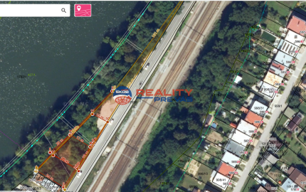 Predaj pozemku v priemyselnej časti mesta Púchov  / Nosice - stavebný pozemok