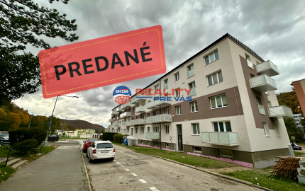 Reality  Pre Vás  - Predaj - 2 izbový byt  SNP  Tr. Teplice