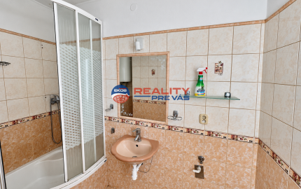 2 izbový byt s pozemkom  260m2  vlastnou záhradkou  a šopkou