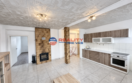 2 izbový byt s pozemkom  260m2  vlastnou záhradkou  a šopkou