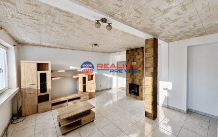 2 izbový byt s pozemkom  260m2  vlastnou záhradkou  a šopkou