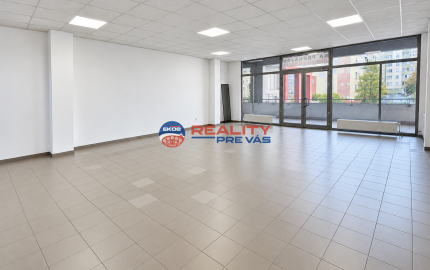 Nádherný presklený priestor v centre mesta  Púchov    100m2