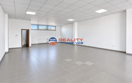 Nádherný presklený priestor v centre mesta  Púchov    100m2