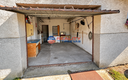2 izbový byt s balkónom a garážou pod bytom  Borský Mikuláš