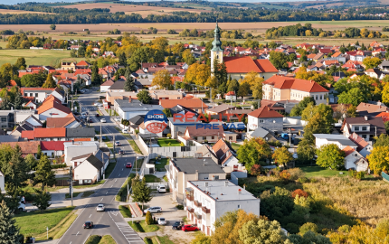 2 izbový byt s balkónom a garážou pod bytom  Borský Mikuláš
