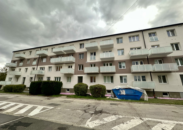 2 izbový byt v novo zrekonštruovanej bytovke SNP  Tr. Teplice - Rezervované