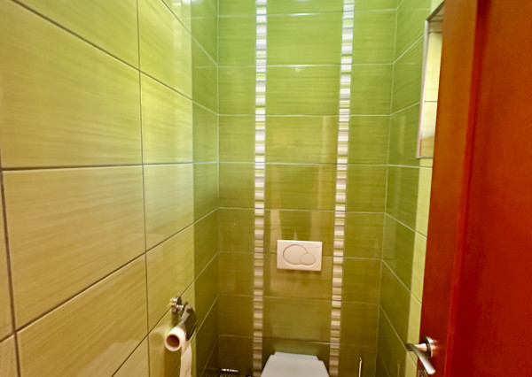 Nádherný 6 izbový rodinný dom v horskom prostredí  - Zariečie  pri  Púchove