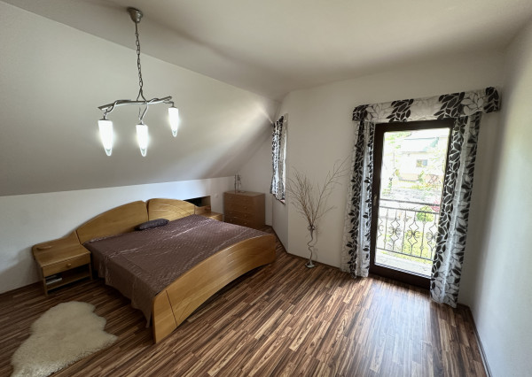 Nádherný 6 izbový rodinný dom v horskom prostredí  - Zariečie  pri  Púchove