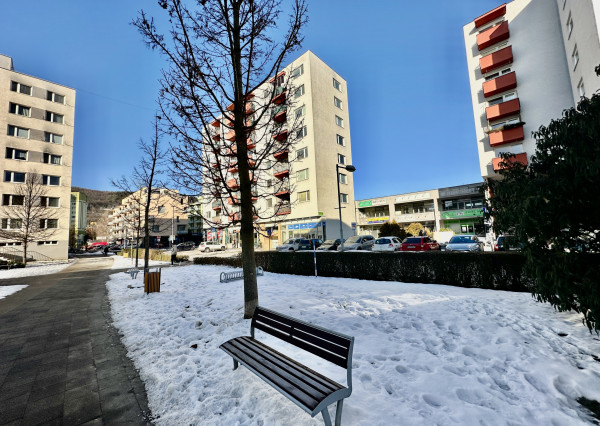 Prenájom priestorov  preskleného priestoru - Dvory  Púchov  200 m2