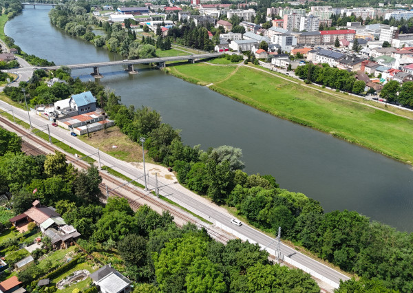 Predaj pozemku v priemyselnej časti mesta Púchov  / Nosice - stavebný pozemok