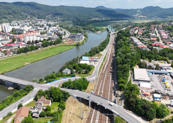 Predaj pozemku v priemyselnej časti mesta Púchov  / Nosice - stavebný pozemok