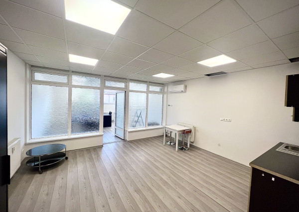 Kancelária v centre mesta  s klimatizáciou - Pasáž 2. poschodie 46 m2