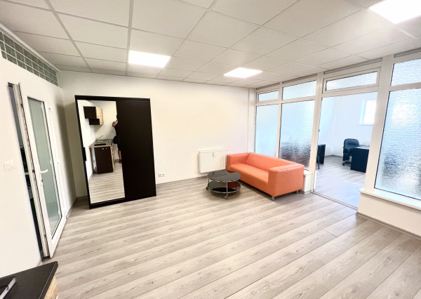 Kancelária v centre mesta  s klimatizáciou - Pasáž 2. poschodie 46 m2
