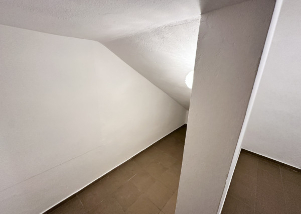 Obchodno - skladový priestor  s vlastným sociálnym zázemím   a parkovacími miestami v priemyselnom parku Nosice -  Púchov