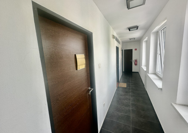 Kancelárske priestory  v absolútnom centre mesta Púchov     28 m2