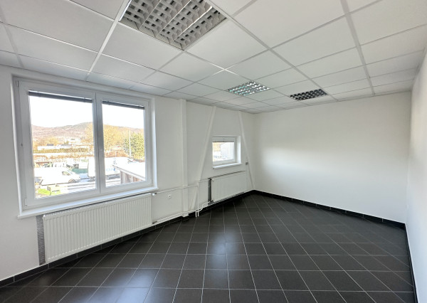Prenájom kancelárskych priestorov  Púchov  - Nosice  firemné zázemie od 18m2 až po 54m2