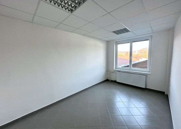Prenájom kancelárskych priestorov  Púchov  - Nosice  firemné zázemie od 18m2 až po 54m2