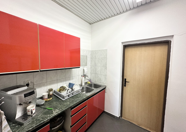 Prenájom kancelárskych priestorov  Púchov  - Nosice  firemné zázemie od 18m2 až po 54m2