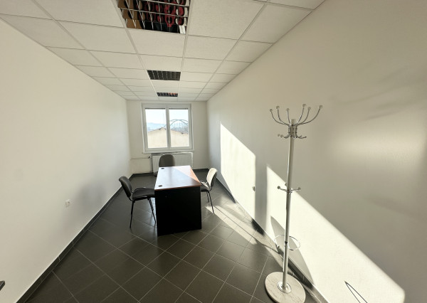 Prenájom kancelárskych priestorov  Púchov  - Nosice  firemné zázemie od 18m2 až po 54m2