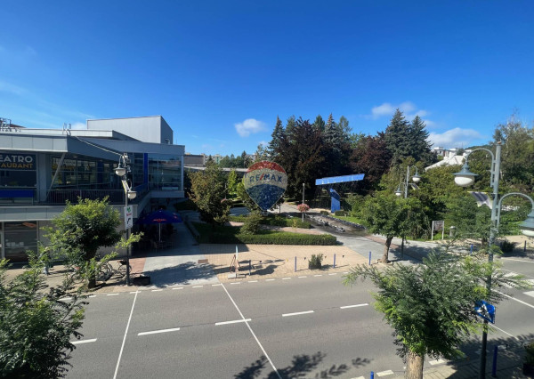 Kancelária v centre mesta  Púchov - Pasáž 20m2 na prenájom