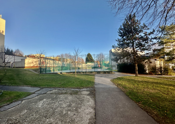 Predaj 2 izbový byt  - Trenčín  - Juh   - Západná    - Predané