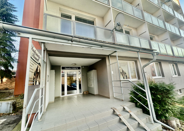 Predaj 2 izbový byt  - Trenčín  - Juh   - Západná    - Predané