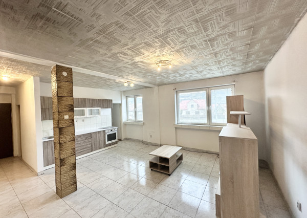 2. izbový byt  s vlastnou záhradkou /šopkou  a parkovacím priestorom pri bytovke   Dohňany  - Púchov